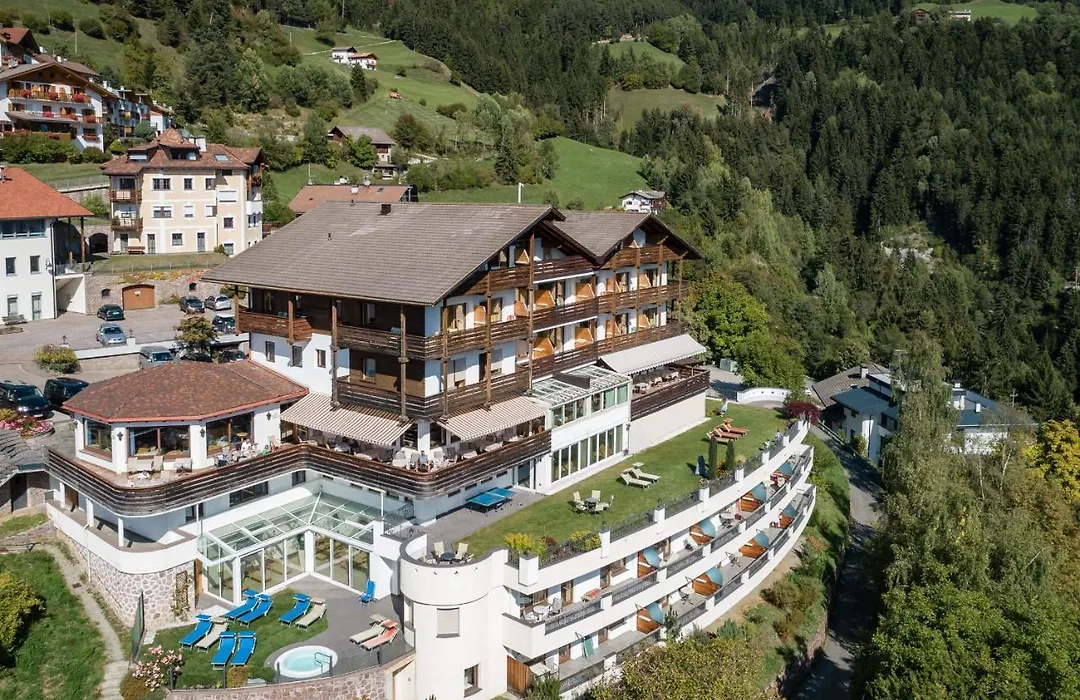 Hotel Ueberbacher-1